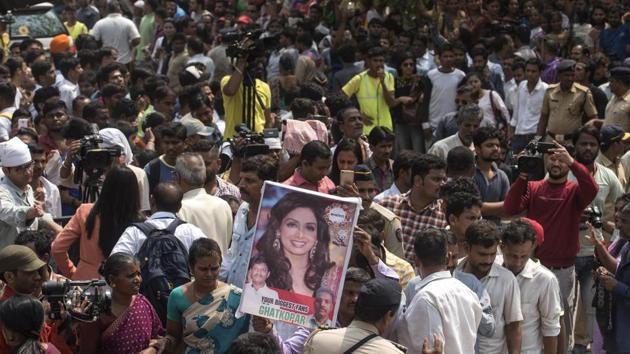 Crowd during Sridevi Kapoor funeral procession outside Celebration club in Mumbai, India, on Wednesday, February 28, 2018.(Satish Bate/HT Photo) Crowd during Sridevi Kapoor funeral procession outside Celebration club in Mumbai, India, on Wednesday, February 28, 2018.(Satish Bate/HT Photo)
