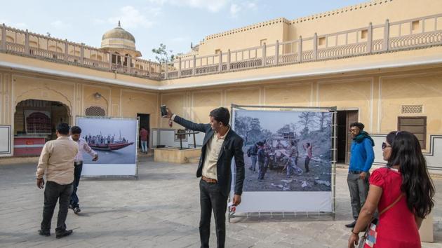 The organizers were invited by the Government of Rajasthan to conceive of a festival which would allow contemporary photography to engage with heritage sites. Jaipur’s proximity to New Delhi also results in footfalls, especially on the opening weekend. (Courtesy Sunil Thakkar / JaipurPhoto 2018)