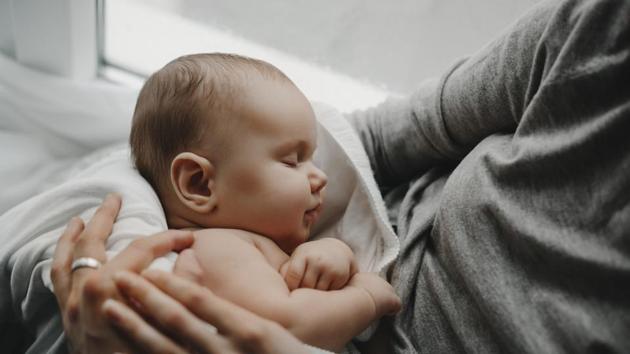 According to a Penn State-study, mothers who choose to co-sleep with their infants are more likely to feel depressed or judged when faced with recent trends and popular advice telling moms not to sleep with their babies. (Shutterstock) According to a Penn State-study, mothers who choose to co-sleep with their infants are more likely to feel depressed or judged when faced with recent trends and popular advice telling moms not to sleep with their babies. (Shutterstock)