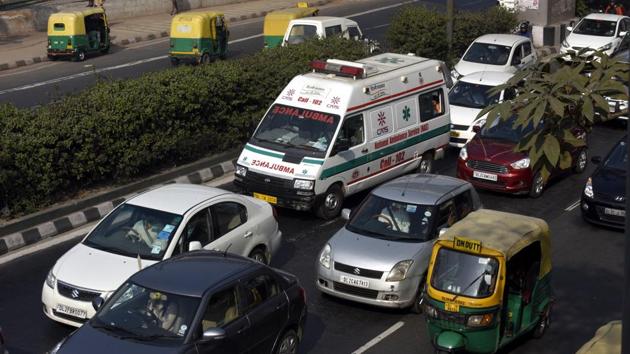 The Delhi government has started a “modern” control room that can dispatch ambulance closest to the caller based on GPS location.(Sonu Mehta/HT PHOTO) The Delhi government has started a “modern” control room that can dispatch ambulance closest to the caller based on GPS location.(Sonu Mehta/HT PHOTO)