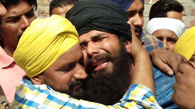 Inconsolable family members in Amritsar on Friday. (Sameer Sehgal/HT) Inconsolable family members in Amritsar on Friday. (Sameer Sehgal/HT)
