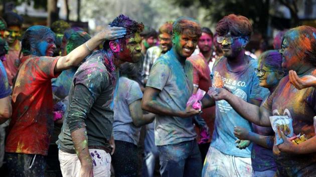 Youngsters celebrate Holi at Bibwewadi on Friday. (Rahul Raut/HT PHOTO) Youngsters celebrate Holi at Bibwewadi on Friday. (Rahul Raut/HT PHOTO)