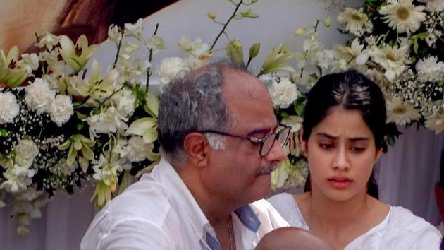 Boney Kapoor with daughter Janhvi during Sridevi’s last rites. (PTI) Boney Kapoor with daughter Janhvi during Sridevi’s last rites. (PTI)