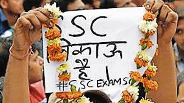 Staff Selection Commission aspirants protest in New Delhi on Sunday. (Vipin Kumar/HT) Staff Selection Commission aspirants protest in New Delhi on Sunday. (Vipin Kumar/HT)