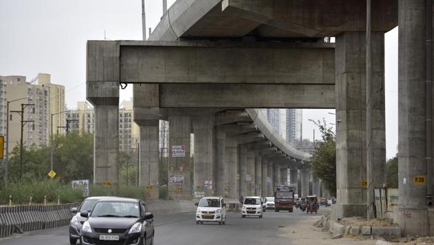 On February 2, the Delhi Metro Rail Corporation (DMRC) had started a test run on a one-kilometre stretch of this link due to non-availability of an adequate power supply. (Virendra Singh Gosain/HT PHOTO) On February 2, the Delhi Metro Rail Corporation (DMRC) had started a test run on a one-kilometre stretch of this link due to non-availability of an adequate power supply. (Virendra Singh Gosain/HT PHOTO)