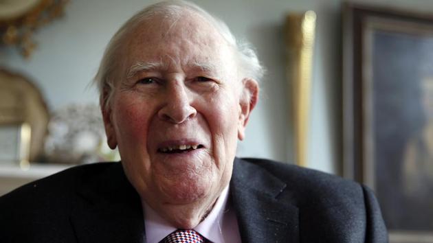 Roger Bannister was the first person to break the 4-minute barrier for the mile run in 1954. (AP) Roger Bannister was the first person to break the 4-minute barrier for the mile run in 1954. (AP)