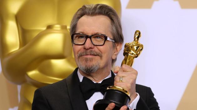 Gary Oldman’s performance as the indomitable British statesman in “Darkest Hour” earned the best actor Oscar on Sunday, capping his triumphant awards season that included a Golden Globe and other trophies for the role. (Mike Blake / REUTERS)