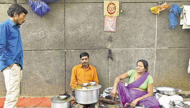 Beena Devi and Madan Lal at their roadside eatery in Sadar Bazaar. (Mayank Austen Soofi / HT Photo) Beena Devi and Madan Lal at their roadside eatery in Sadar Bazaar. (Mayank Austen Soofi / HT Photo)