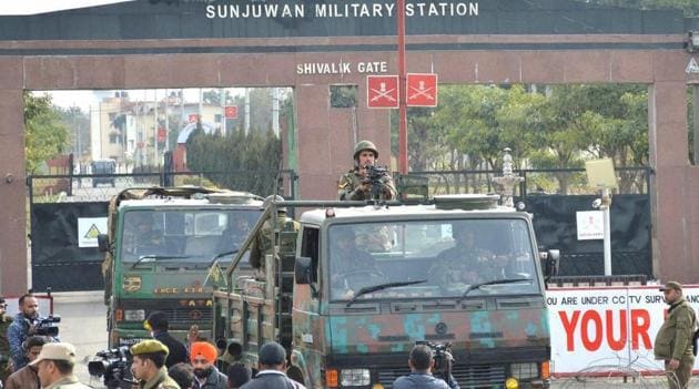 Security forces’ personnel stand guard at Sunjuwan Military Station in Jammu during a militant attack.(PTI file)