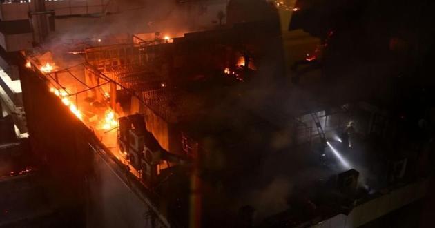Following the fire at Kamala Mills compound in December last year, the issue of hotel owners violating fire safety norms had come to the fore. (HT file photo) Following the fire at Kamala Mills compound in December last year, the issue of hotel owners violating fire safety norms had come to the fore. (HT file photo)