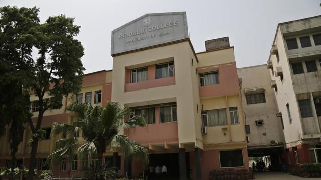 Delhi University has set up a committee to coordinate with the National Green Tribunal (NGT) and other statutory authorities for installing of rainwater harvesting system in the university and its colleges (HT Photo) Delhi University has set up a committee to coordinate with the National Green Tribunal (NGT) and other statutory authorities for installing of rainwater harvesting system in the university and its colleges (HT Photo)
