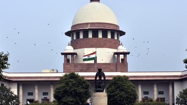 The Supreme Court’s poser on the independent body came in the course of hearing of two petitioners, who have challenged the constitutional validity of the provision of the Salary, Allowances and Pension of Members of Parliament Act, 1954, allowing the grant of pensions to former MPs. (Sonu Mehta/HT File Photo) The Supreme Court’s poser on the independent body came in the course of hearing of two petitioners, who have challenged the constitutional validity of the provision of the Salary, Allowances and Pension of Members of Parliament Act, 1954, allowing the grant of pensions to former MPs. (Sonu Mehta/HT File Photo)