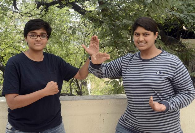 Asmita joshi (L) and Vaishnavi Mandekar will perform a rare feat of strength and muscle control on the occasion of International Women’s Day on March 8. (RAVINDRA JOSHI/HT PHOTO) Asmita joshi (L) and Vaishnavi Mandekar will perform a rare feat of strength and muscle control on the occasion of International Women’s Day on March 8. (RAVINDRA JOSHI/HT PHOTO)