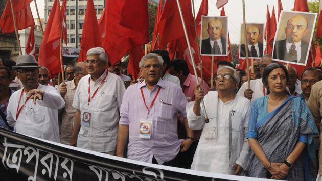 CPI(M) leaders Prakash Karat, Sitaram Yechury, Biman Bose, Brinda Karat and more than thousand supporters took out a protest rally against demolition of Lenin's statue in Tripura from Alimuddin street party office to Lenin Statue, Esplanade in Kolkata. (Samir Jana/HT Photo) CPI(M) leaders Prakash Karat, Sitaram Yechury, Biman Bose, Brinda Karat and more than thousand supporters took out a protest rally against demolition of Lenin's statue in Tripura from Alimuddin street party office to Lenin Statue, Esplanade in Kolkata. (Samir Jana/HT Photo)