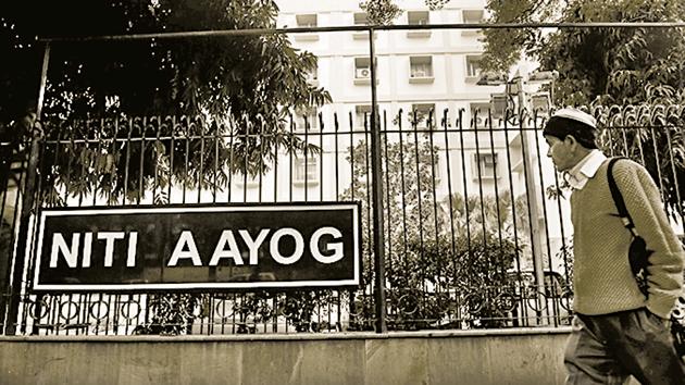 Niti Aayog vice chairman said the jobs created by “new employers” in the country should also be taken into consideration in employment data. (Pradeep Gaur/Mint File Photo) Niti Aayog vice chairman said the jobs created by “new employers” in the country should also be taken into consideration in employment data. (Pradeep Gaur/Mint File Photo)