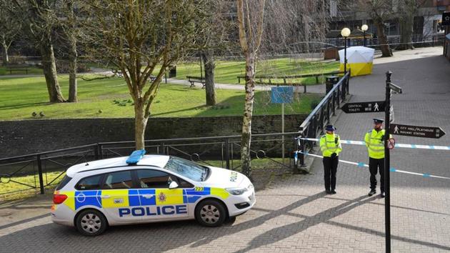 Police officers stand at the crime scene, as a tent covers a park bench on which former Russian intelligence officer Sergei Skripal, and his daughter Yulia were found unconscious after they had been exposed to an unknown substance, in Salisbury, Britain.(Reuters File Photo) Police officers stand at the crime scene, as a tent covers a park bench on which former Russian intelligence officer Sergei Skripal, and his daughter Yulia were found unconscious after they had been exposed to an unknown substance, in Salisbury, Britain.(Reuters File Photo)