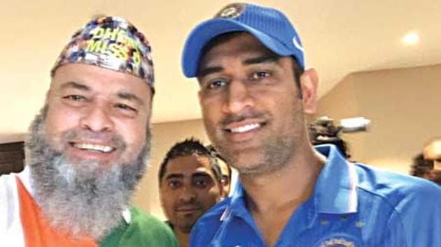 Indian cricket team fan Mohammad Bashir, a.k.a Chacha Chicago -- a Pakistan born Chicago based follower of the game, loves his idol MS Dhoni “more than his wife”.(Twitter)