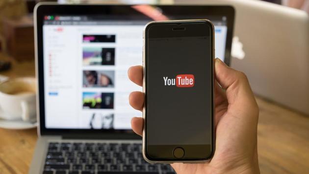 Anyone who goes online to look up tips before attempting a skill - from cooking techniques to DIY home repairs to X Games tricks - would benefit from knowing that they might be overconfident in their own abilities after watching, and should exercise caution before attempting similar skills themselves, a study said. (Shutterstock) Anyone who goes online to look up tips before attempting a skill - from cooking techniques to DIY home repairs to X Games tricks - would benefit from knowing that they might be overconfident in their own abilities after watching, and should exercise caution before attempting similar skills themselves, a study said. (Shutterstock)