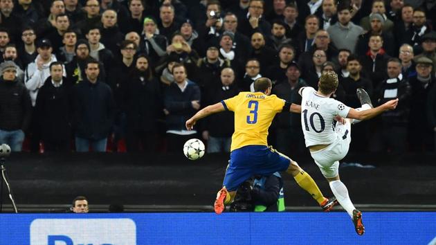 Juventus' Italian defender Giorgio Chiellini (L) vies for the ball with Tottenham Hotspur's English striker Harry Kane during their UEFA Champions League round of 16 second leg match at Wembley Stadium in London on Wednesday. (AFP) Juventus' Italian defender Giorgio Chiellini (L) vies for the ball with Tottenham Hotspur's English striker Harry Kane during their UEFA Champions League round of 16 second leg match at Wembley Stadium in London on Wednesday. (AFP)