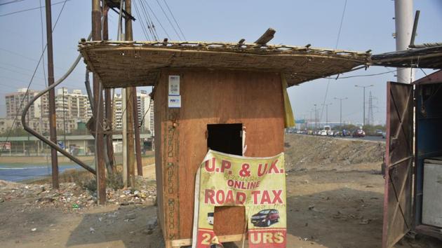 The kiosk was run near NH-24 in Indirapuram. (Sakib Ali/HT Photo) The kiosk was run near NH-24 in Indirapuram. (Sakib Ali/HT Photo)