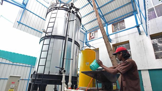 Biogas plant at Maharshi Karve Stree Shikshan Sansthan in Pune. (Pratham Gokhale/HT Photo)