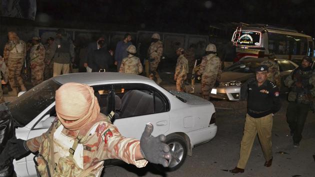 Pakistan army soldiers cordon off the area of a deadly bomb blast in Quetta, Pakistan, on January 9, 2018. (AP FILE) Pakistan army soldiers cordon off the area of a deadly bomb blast in Quetta, Pakistan, on January 9, 2018. (AP FILE)