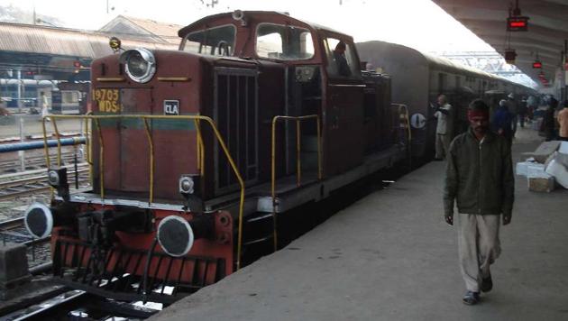 The Deccan Queen at the Pune railway station.(File Photo) The Deccan Queen at the Pune railway station.(File Photo)