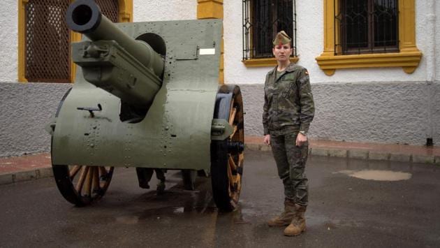 Spanish Legionnaire Rosa Galvez, 36, poses at the Spanish Legion military base "Alvarez de Sotomayor" in Viator, near Almeria. (Jorge Guerrero / AFP) 