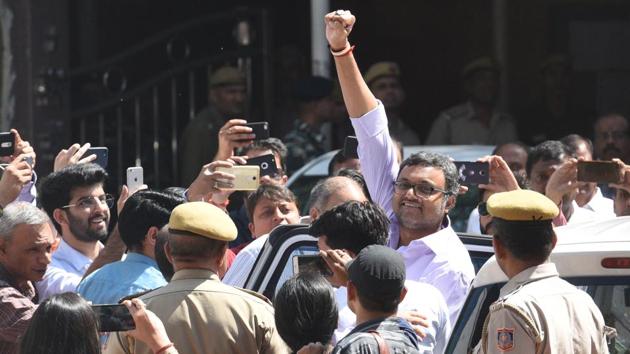Karti Chidambaram, son of former finance minister P Chidambaram was produced by the CBI at Patiala house Court in connection with its probe in the INX media case in New Delhi on March 6, 2018. (Raj K Raj / HT Photo) Karti Chidambaram, son of former finance minister P Chidambaram was produced by the CBI at Patiala house Court in connection with its probe in the INX media case in New Delhi on March 6, 2018. (Raj K Raj / HT Photo)