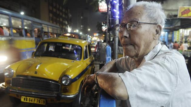 An old Chinese man looks out to the street from Tiretta Bazaar in Kolkata. Central Kolkata was a Cantonese stronghold back in the day. When a new throughfare split the area, the Hakkas, the other sizeable Chinese immigrant group, relocated to Tangra from Tiretta Bazaar. (Samir Jana / HT PHOTO)