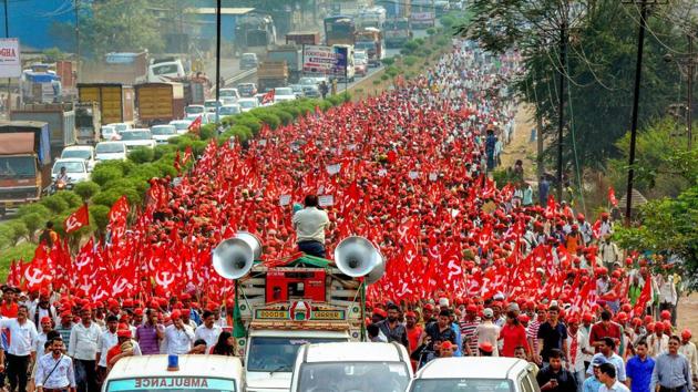 Farmers march towards Thane on Saturday. (PTI Photo) Farmers march towards Thane on Saturday. (PTI Photo)