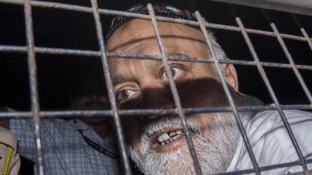 Farooq Takla, Dawood Ibrahim's aide brought for medical examination at St. George's Hospital before being produced in court in Mumbai on March 8, 2018. (Kunal Patil / HT Photo) Farooq Takla, Dawood Ibrahim's aide brought for medical examination at St. George's Hospital before being produced in court in Mumbai on March 8, 2018. (Kunal Patil / HT Photo)