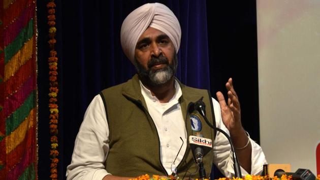 “Solutions to the state’s problems will emerge from within the state itself, as the Centre will not help Punjab,” Manpreet Badal said. (HT Photo) “Solutions to the state’s problems will emerge from within the state itself, as the Centre will not help Punjab,” Manpreet Badal said. (HT Photo)
