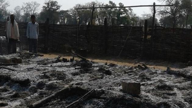 The burnt remains of a semi-permanent forest post at Lathawar that suspected Maoists torched on March 2. (HT Photo) The burnt remains of a semi-permanent forest post at Lathawar that suspected Maoists torched on March 2. (HT Photo)