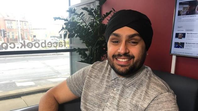 Amrik Singh, 22, claimed that he was ordered to leave Rush Late Bar in Mansfield, Nottinghamshire, on Saturday for wearing his religious headgear (Photo: Twitter/@SarahTealETV) Amrik Singh, 22, claimed that he was ordered to leave Rush Late Bar in Mansfield, Nottinghamshire, on Saturday for wearing his religious headgear (Photo: Twitter/@SarahTealETV)