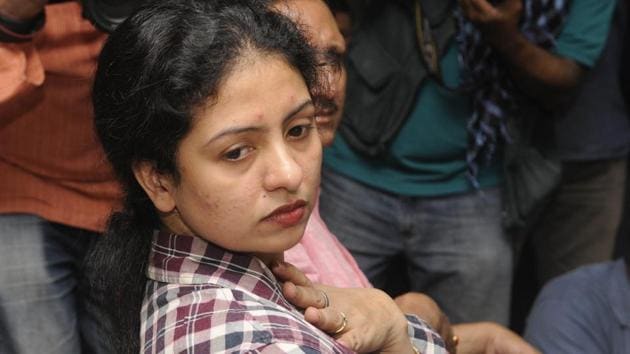 Hasin Jahan, wife of Indian cricket team pacer Mohammed Shami, at a press meet at her Jadavpur residence in Kolkata on Sunday. (Samir Jana/HT PHOTO) Hasin Jahan, wife of Indian cricket team pacer Mohammed Shami, at a press meet at her Jadavpur residence in Kolkata on Sunday. (Samir Jana/HT PHOTO)