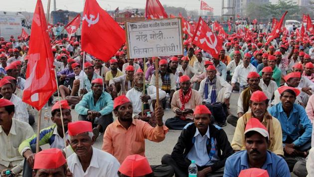 “We will gherao (lay siege to) the Vidhan Bhavan tomorrow (Monday) to demand a complete loan waiver, fair price for farm produce, implementation of the Swaminathan Commission’s recommendations, and compensation for hailstorm-affected farmers among other things,” Kisan Gujar, president of the state council of AIKS, said earlier. (Praful Gangurde / HT Photo)