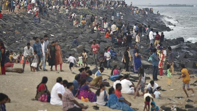 People gather at the Promenade in Pondicherry to watch the regattas in January 2018. There are still rough waters ahead before India takes to sailing in a significant way. “To win at the Olympics we need at least 1 million sailors, not the handful we have,” said Aquasail’s Kudrolli. He estimates that competitive sailing makes up just 2% of activity globally, with the rest leisure sailing. (Arijit Sen / HT Photo)