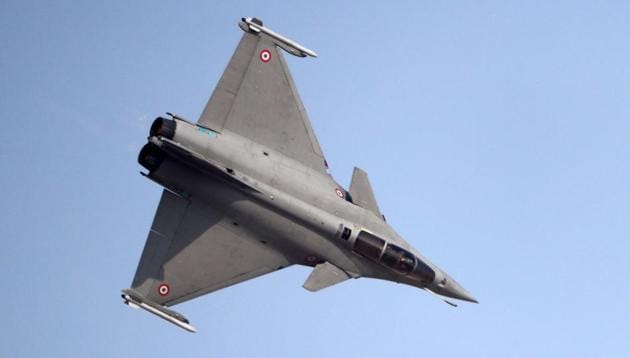 A French Rafale fighter jet performs during the Dubai Airshow on November 12, 2017, in the United Arab Emirates. (AFP File Photo) A French Rafale fighter jet performs during the Dubai Airshow on November 12, 2017, in the United Arab Emirates. (AFP File Photo)