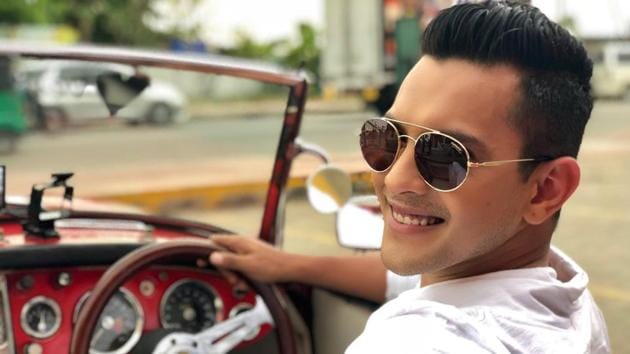 Aditya Narayan said he called the injured woman’s boss from her phone after the accident. (Twitter) Aditya Narayan said he called the injured woman’s boss from her phone after the accident. (Twitter)