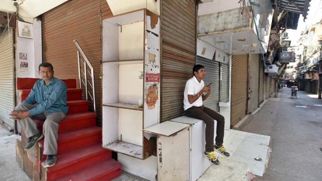 All major wholesale and retail markets in the National Capital remained shut as traders observed a ‘trade bandh’ against the ongoing sealing drive by the municipal corporations on the direction of a Supreme Court-appointed monitoring committee. The Confederation of All India Traders, in a statement, said that more than seven lakh traders from about 2, 500 traders associations would be participating. (Sushil Kumar / HT Photo) All major wholesale and retail markets in the National Capital remained shut as traders observed a ‘trade bandh’ against the ongoing sealing drive by the municipal corporations on the direction of a Supreme Court-appointed monitoring committee. The Confederation of All India Traders, in a statement, said that more than seven lakh traders from about 2, 500 traders associations would be participating. (Sushil Kumar / HT Photo)