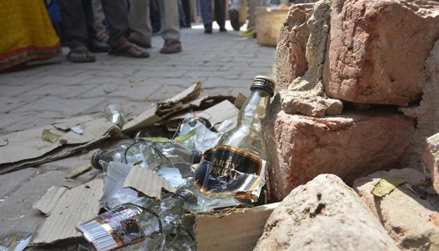 Residents held several protests in Khoda on Tuesday and also smashed illicit liquor bottles. (Sakib Ali/HT Photo) Residents held several protests in Khoda on Tuesday and also smashed illicit liquor bottles. (Sakib Ali/HT Photo)