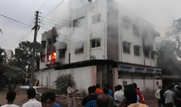 The three-storey building in Kasa, Dahanu, where a huge fire broke out on Wednesday morning.(Santosh Patil)