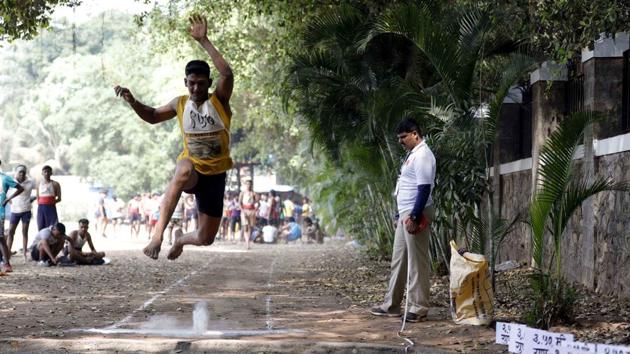 An aspirant, at the police recruitment drive, at Shivajinagar Police Headquaters in Pune. (rahul raut/ht photo )