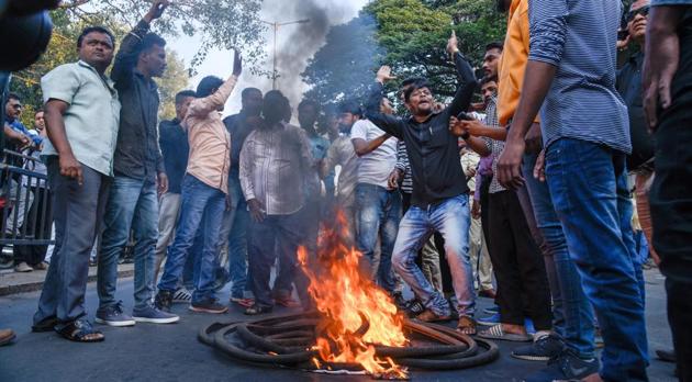 Government has started the process of withdrawing cases related after CM Fadnavis’ announcement in the assembly.(HT FILE PHOTO)