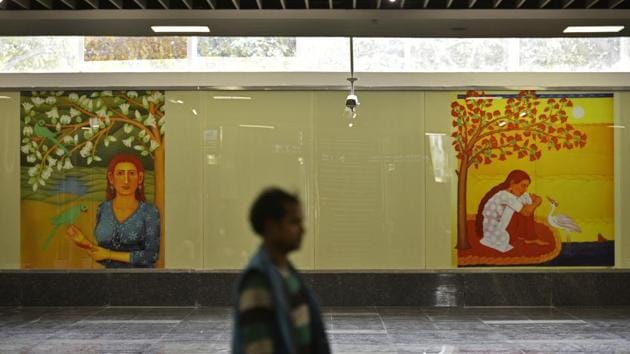 A view of the Netaji Subhash Place station which has been decorated with several pieces of art and a total 36 panels, showing different paintings, have been installed at the platform and concourse level. Another unique feature of this station is that it is the only “semi underground” station in Delhi. (Anushree Fadnavis / HT Photo) A view of the Netaji Subhash Place station which has been decorated with several pieces of art and a total 36 panels, showing different paintings, have been installed at the platform and concourse level. Another unique feature of this station is that it is the only “semi underground” station in Delhi. (Anushree Fadnavis / HT Photo)
