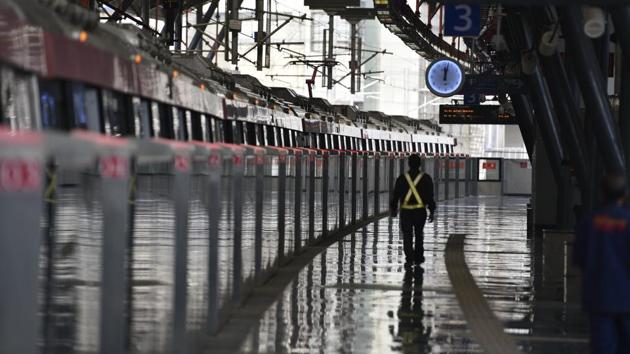 While the Delhi Metro will have a 250-km long network Wednesday onwards, it is scheduled to reach a 350-km operational length by year-end, positioning it among the top five Metro networks in the world. (Sanchit Khanna / HT Photo) While the Delhi Metro will have a 250-km long network Wednesday onwards, it is scheduled to reach a 350-km operational length by year-end, positioning it among the top five Metro networks in the world. (Sanchit Khanna / HT Photo)