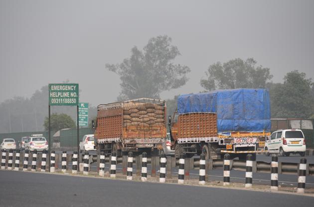 The advance tax for heavy vehicles contribute more than ₹100 crore to the department, which is around 59% of the target for the month of March that is ₹ 170 crore in Rajasthan’s Jaipur. (Representative Picture/HT File Photo.) The advance tax for heavy vehicles contribute more than ₹100 crore to the department, which is around 59% of the target for the month of March that is ₹ 170 crore in Rajasthan’s Jaipur. (Representative Picture/HT File Photo.)