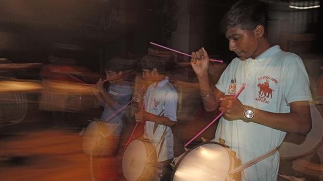 The tasha is a popular folk instrument, similar to a kettledrum, and has a shallow metal shell.  Traditionally, it accompanies the dhol. (Hemanshi Kamani/HT PHOTO) 