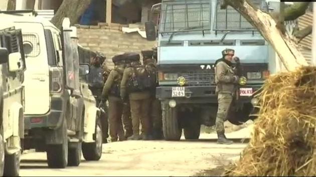 Security forces cordon off Khanmoh area in Pulwama district on Thursday after terrorists attack BJP leader Anwar Khan.(ANI Twitter) Security forces cordon off Khanmoh area in Pulwama district on Thursday after terrorists attack BJP leader Anwar Khan.(ANI Twitter)